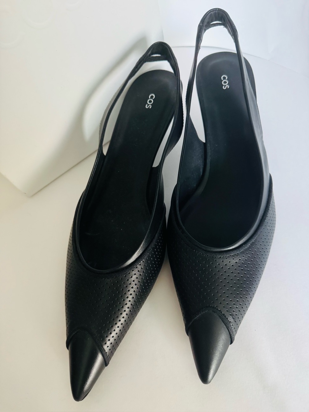 NIB COS Black Perforated Pointed Slingback Shoes Kitten Heel size 10.5-11 - Picture 3 of 8